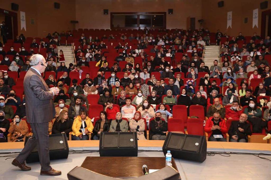 ŞAİR VE YAZAR NURULLAH GENÇ ORDULULARLA BULUŞTU